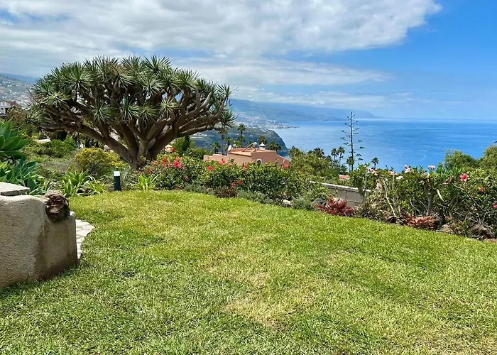 Penthouse With Breathtaking Views 아파트 *